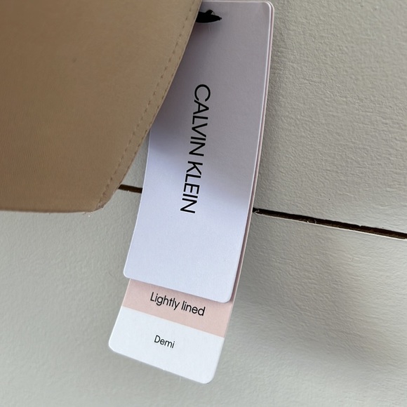 Calvin Klein Form Lightly Lined Demi Bra Size 32DD - Picture 5 of 7